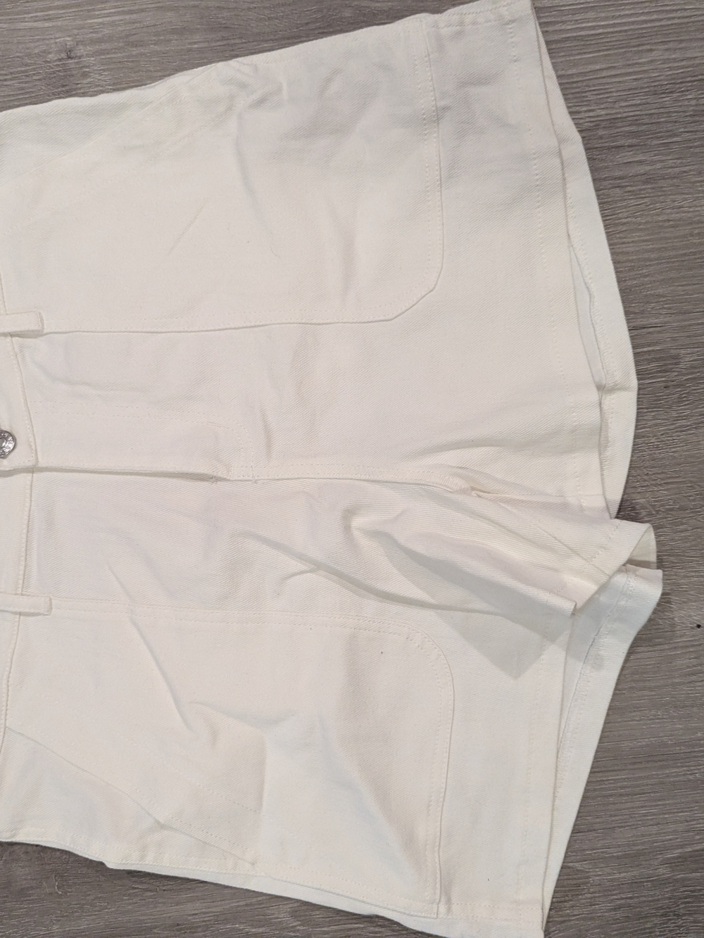 entro White Women's Shorts